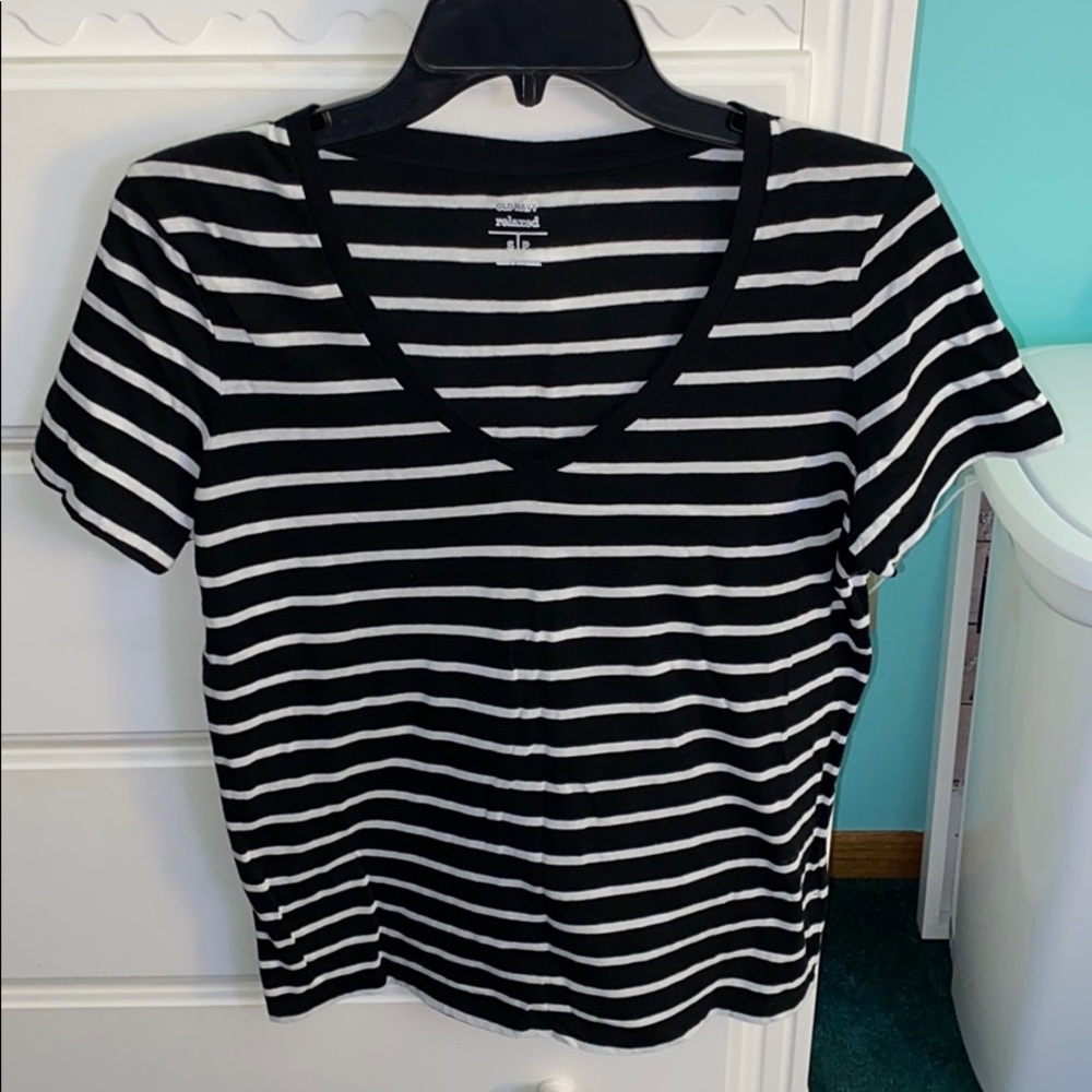 Old Navy basic black and white striped shirt